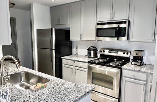 Sandy Springs Condo | 2Bedroom Luxury Vacation Home & Free Parking