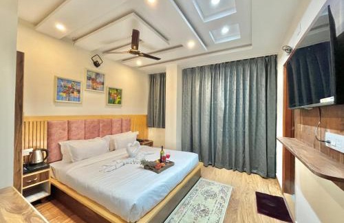 Kumarhatti Apartment | 2BHK Hilltop Retreat by Kasauli Vista
