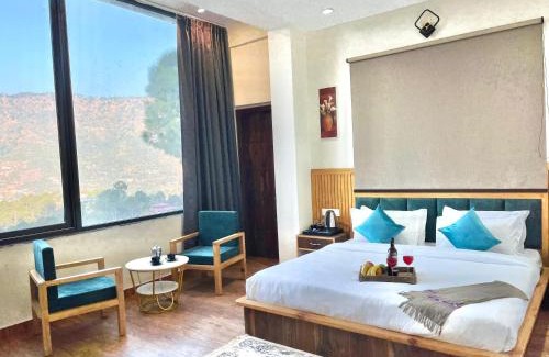 Kumarhatti Apartment | 2BHK Hilltop Retreat by Kasauli Vista
