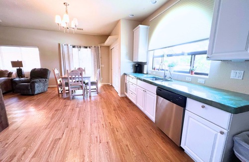 Cottonwood Apartment | 2BR 1B guest house. Convenient location, pet friendly, amazing views!
