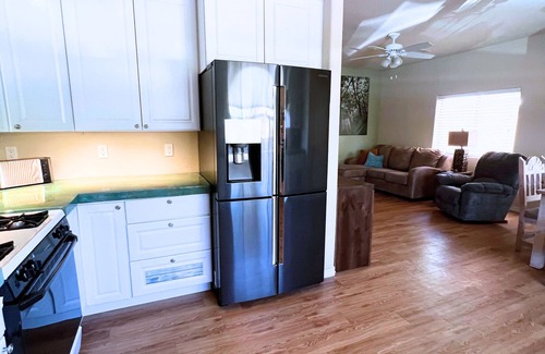 Cottonwood Apartment | 2BR 1B guest house. Convenient location, pet friendly, amazing views!
