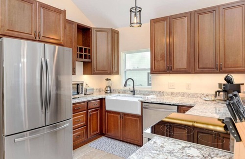 Tri-Cities House | 2BR, 1BA Remodeled House in Gray Community