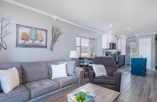 Indian Point Condo | 2BR | 24' Private Deck | For 6 No Stairs + By SDC