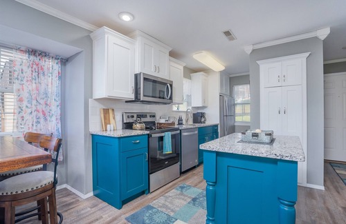 Indian Point Condo | 2BR | 24' Private Deck | For 6 No Stairs + By SDC