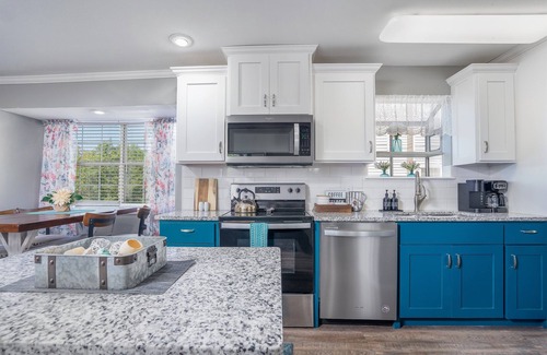 Indian Point Condo | 2BR | 24' Private Deck | For 6 No Stairs + By SDC