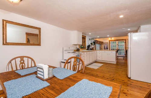 Nashville Cabin | 2BR, 2BA cabin
