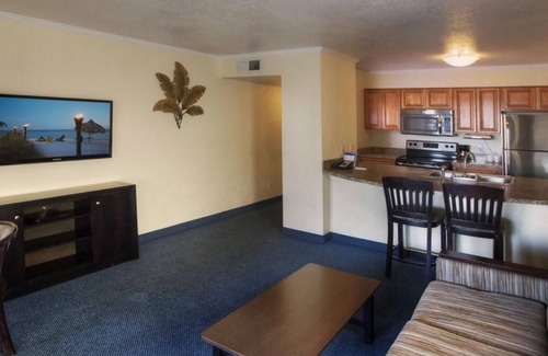 Rocky Point Condo | 2BR/2BA Condo w/Pool View, King & Queen Beds