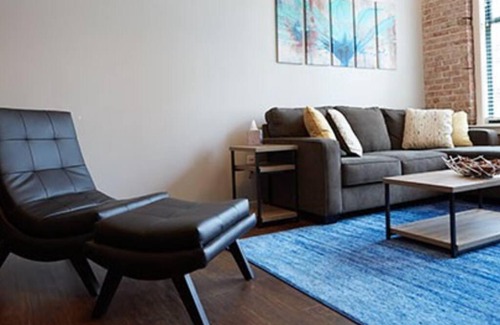 Downtown Kansas City Hotel | 2BR 2BA Loft In Historic Downtown KC