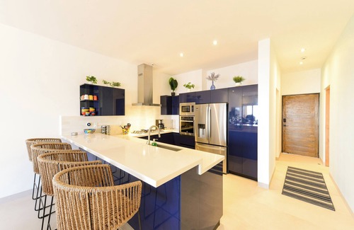 Cerritos Condo | 2BR/2BA Oceanfront Lux Surf Condo in Los Cerritos w/Pool, Gym, Hot Tub, Sauna