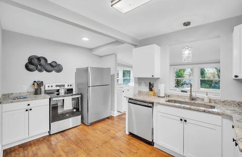 Greenville - Spartanburg House | 2Br/2Ba w/Patio and Workspace walk to Cherrydale