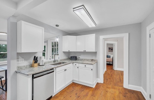 Greenville - Spartanburg House | 2Br/2Ba w/Patio and Workspace walk to Cherrydale