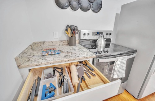 Greenville - Spartanburg House | 2Br/2Ba w/Patio and Workspace walk to Cherrydale