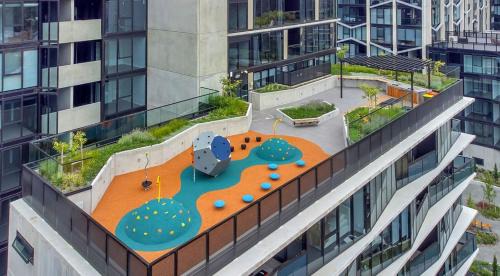 Reid Apartment | 2BR-2BR-2Cars -CBD-Pool-sleeps 6