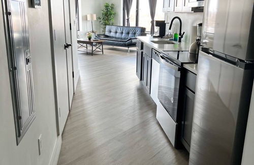 Elizabeth Apartment | 2BR apt close to EWR 7881