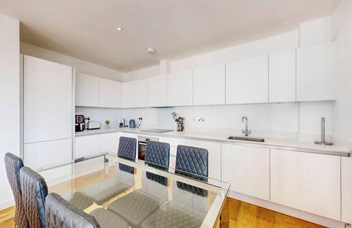 Walworth Apartment | 2BR Apt Near Elephant and Castle – London Retreat
