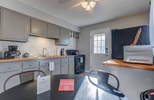 Colorado Springs Cottage | 2BR Aptmt Parks Private Deck, Mountain Views!