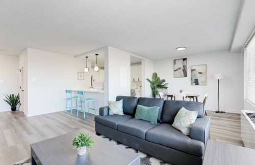Aurora Highlands Apartment | 2BR Arlington Gem: Stylish & Conveniently Located