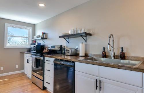 Southwest Harbor Apartment | 2BR Condo Downtown SWH w/Ocean Views [Driftwood]