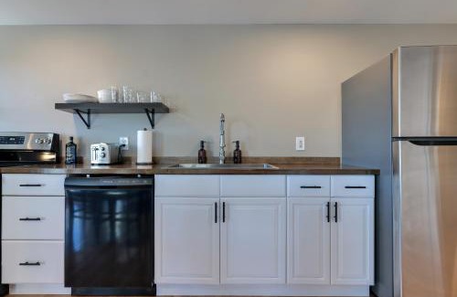 Southwest Harbor Apartment | 2BR Condo Downtown SWH w/Ocean Views [Driftwood]