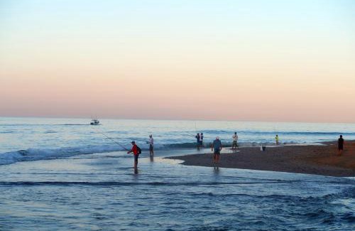 Las Glorias Apartment | 2BR condo in excellent location next to the beach
