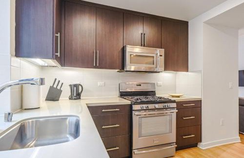 Downtown Apartment | 2BR Condo in Santa Monica - Walking Distance to Beach, Dining, Shopping & Promenade