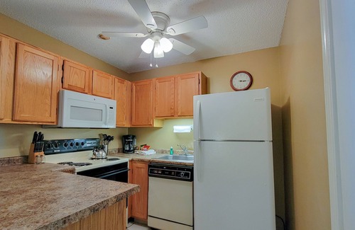 Weirs Beach Condo | 2BR Condo Lake Winnipesaukee