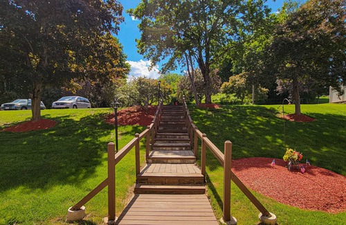 Weirs Beach Condo | 2BR Condo Lake Winnipesaukee