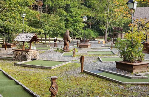 Sapphire Condo | 2br Condo w/Golf, Boating, Skiing, Family Fun!