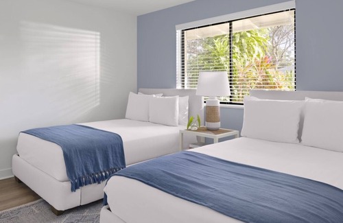 Hunt Club Hotel | 2BR Cottage; 1 King, Two Double Beds at PGA National Resort - Outdoor Pool