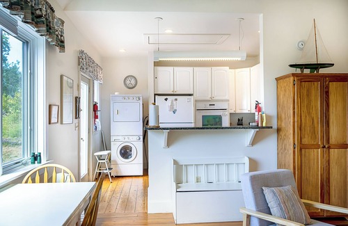 Wareham Cottage | 2BR Cottage with Stunning Water Views & Beach Access
