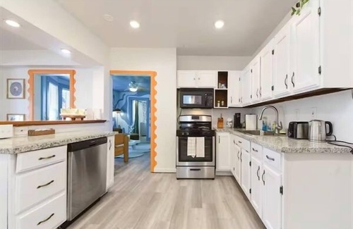 Brighton Heights House | 2BR Cozy Retreat | Fire Pit | Close to Downtown