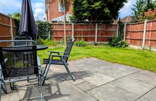 Rossington House | 2BR-Dean Hse-Fully Equipped-Parking-WiFi-Short Long Stays