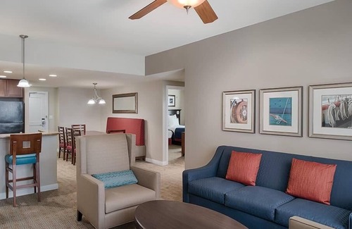 National Harbor Condo | 2br Deluxe Condo Waterfrnt Dist. & National Harbor