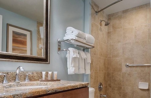 National Harbor Condo | 2br Deluxe Condo Waterfrnt Dist. & National Harbor