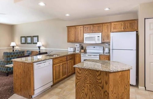 Williamsburg Condo | 2br Deluxe Lockoff Condo Williamsburg History