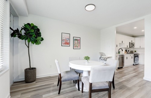 Aurora Highlands Apartment | 2BR Executive Retreat Close to Downtown