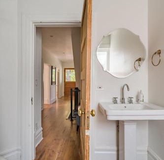 Uptown House | 2BR Flat - Walk to NW 23rd Shops & Cafes