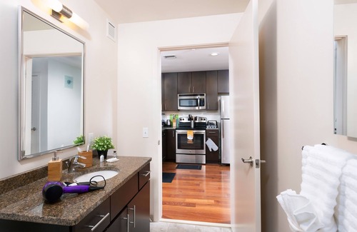 Center City West Apartment | 2BR Furnished Apartment Near Rittenhouse