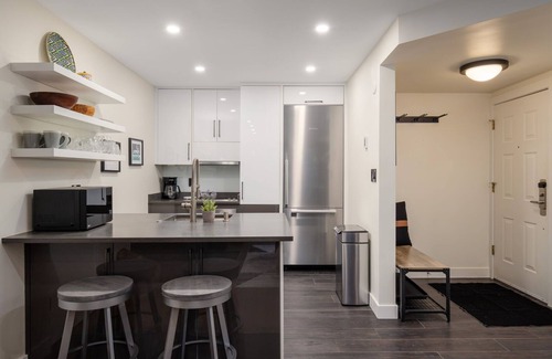 Blackcomb House | 2BR | Gables | King Bed | Prime Location | Heated Flooring | Wood Burning Fireplace