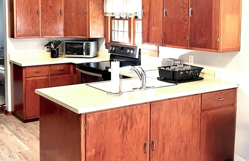 Saint Joseph House | 2BR, Game Room, Private Outdoor Space with Fire-pit