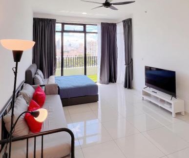George Town Apartment | 2BR Georgetown Luxury Suite #RoofTopPool #Beacon