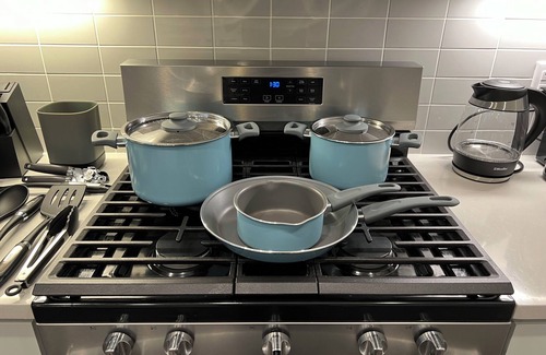 Westridge House | 2Br, Gym, Trails, Fast Wifi, 75" TV, Workspace