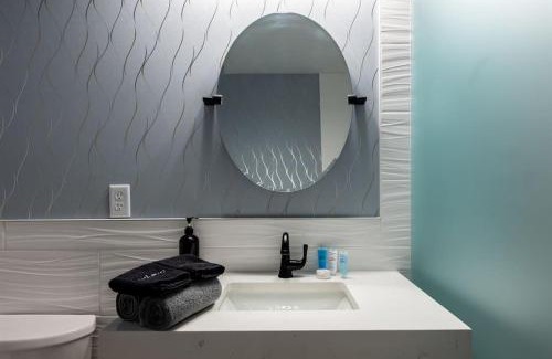 Merriwether House | 2BR Haven: Remodeled Gem!