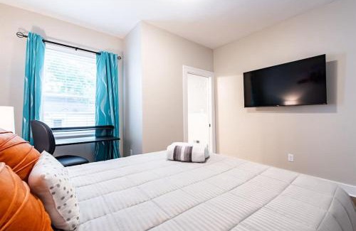 Merriwether House | 2BR Haven: Remodeled Gem!