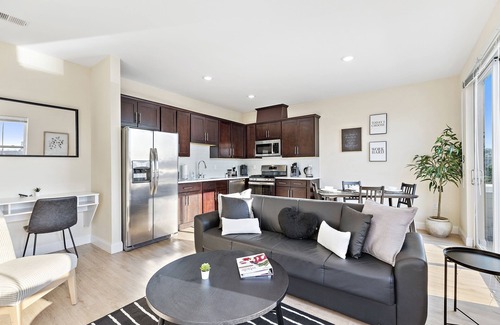 Newark Apartment | 2BR*HiddenGem*Skyline view*Rooftop Balcony