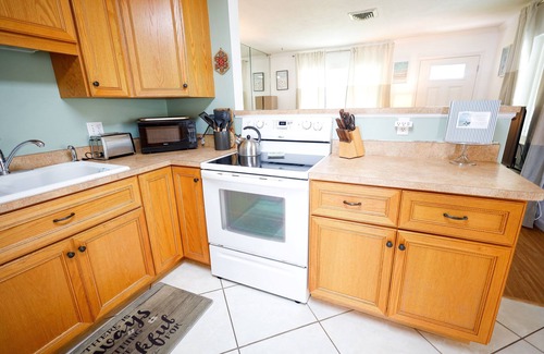 South Pinellas Community Council House | 2BR home near Madeira Beach, Florida