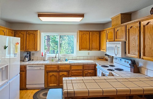 Lakeshore Condo | 2BR Huntington Lake condo with stunning views, WiFi, 2 decks, private W/D