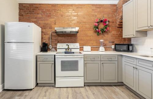 Central Hamilton Apartment | 2BR King Apt - Netflix Included