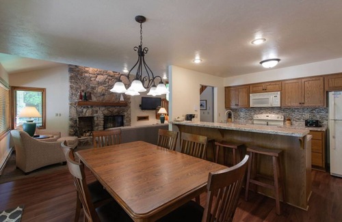 Baileys Harbor Condo | 2BR Lakefront Condo: Balcony, Hot Tub, & Fireplace
