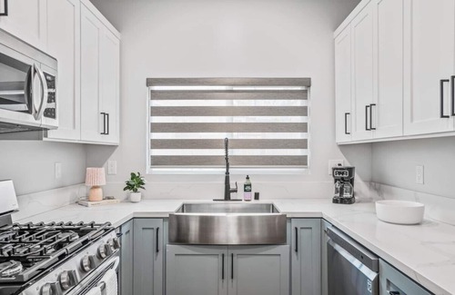 Golden Hill House | 2BR+LOFT-Golden Hill, Cozy+Games